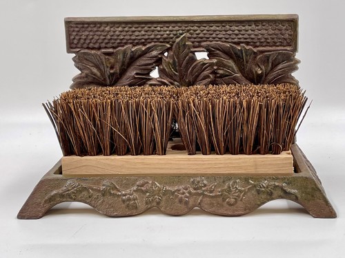 Vintage cast iron - iron, boot